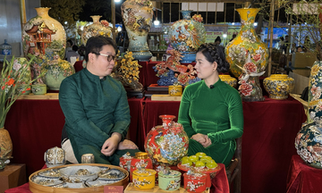 Khi nghệ nhân kể chuyện gốm trên sóng livestream