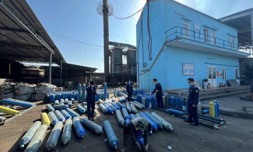 Hà Nội: Lực lượng Quản lý thị trường tiêu hủy 8.700 kg hàng vi phạm