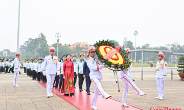 Tuổi trẻ Chính phủ báo công dâng Bác, khẳng định vai trò thanh niên xung kích