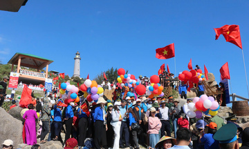 Rạng rỡ ánh bình minh ngày đầu năm trên Mũi Đại Lãnh