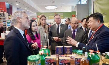 Đưa hàng Việt vào siêu thị nước ngoài: Từ xúc tiến thương mại đến tái cấu trúc xuất khẩu