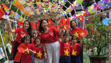 Người dân phố núi Pleiku nô nức 'check-in' ngày đầu năm