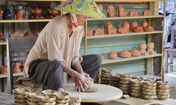 Thăm làng gốm Thanh Hà, điểm du lịch cộng đồng tốt nhất năm 2025