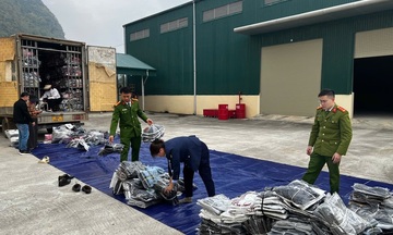 Sơn La liên tiếp phát hiện, xử lý xe chở hàng hóa vi phạm 