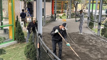 Hà Nội: Công nhân tất bật tại công trình rắn ‘độc lạ’ ở làng nghề 