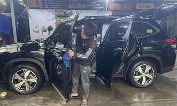 Dịch vụ rửa xe ở Hà Nội ‘hốt bạc’, phương tiện xếp hàng chờ đến lượt