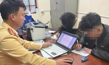 'Khoe' vi phạm lên TikTok, đôi nam nữ bị xử phạt