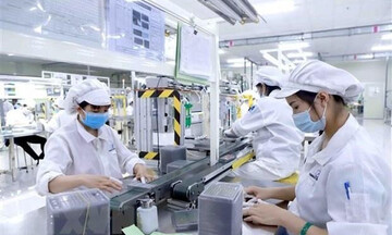 Infographic | Đầu tư của Việt Nam ra nước ngoài năm 2025 tăng mạnh