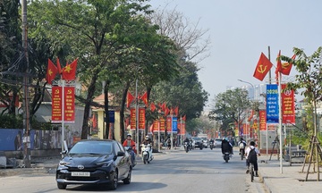 Hà Nội cờ hoa rực rỡ, lan tỏa khí thế chào mừng Đại hội Đảng XIV