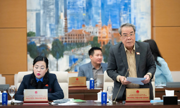 Nghiên cứu, xem xét cân đối sớm điều chỉnh chính sách tiền lương