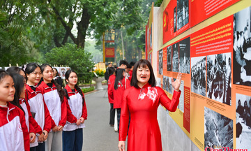 Khai mạc chuỗi trưng bày chào mừng Đại hội XIV của Đảng