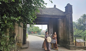 Đường Lâm: Phát triển thương mại, dịch vụ gắn với bảo tồn di sản