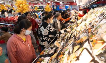 Bán lẻ, sản xuất tăng tốc bước vào cao điểm Tết 2026