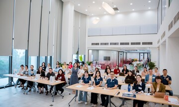 Trí tuệ nhân tạo buộc người trẻ phải 'lớn' hơn?