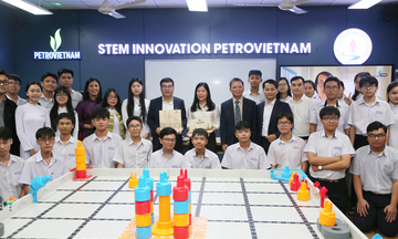 'Các em sẽ trở thành đồng nghiệp với những kỹ sư, nhà khoa học BSR'