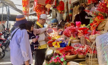 Đà Nẵng: Hàng trang trí Tết phong phú, sức mua tăng