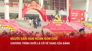 Người dân hân hoan đón chờ chương trình 'Dưới lá cờ vẻ vang của Đảng'