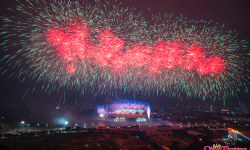Mãn nhãn màn pháo hoa chào mừng thành công Đại hội XIV của Đảng