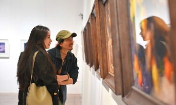 'Chuyện màu nước' - hành trình định vị lại chất liệu hội họa lâu đời