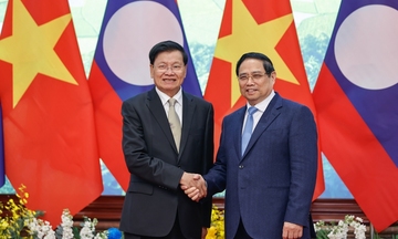 Việt Nam - Lào thúc đẩy phát triển hạ tầng, thương mại biên giới