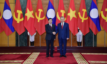 Củng cố quan hệ 'gắn kết chiến lược', tạo xung lực mới cho hợp tác Việt - Lào