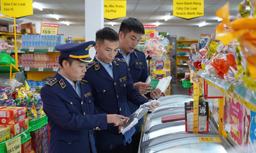 Hà Tĩnh: Siết chặt kiểm tra thực phẩm, bảo vệ người dùng dịp cao điểm