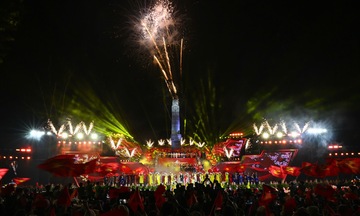 Cầu truyền hình trực tiếp 'Hai tay xây dựng một sơn hà' 