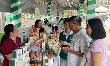 Phiên chợ đặc sản bản địa: Điểm hẹn tiêu dùng xanh dịp Tết