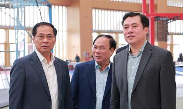 Chùm ảnh: Phó Thủ tướng Bùi Thanh Sơn kiểm tra tiến độ Hội chợ Mùa Xuân 2026