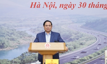 Thủ tướng: 'Không để 1km cao tốc có tới mười mấy nhà thầu cùng làm'