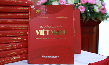 Ra mắt sách ‘Tự hào cơ đồ Việt Nam’