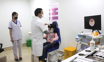 Hà Nội: Gần 1.000 học sinh được khám sức khỏe miễn phí 