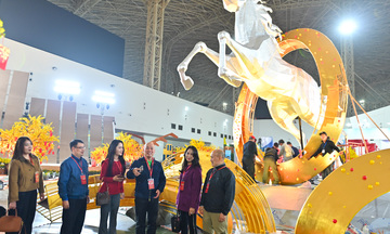 Ánh đèn công trường thắp sáng Hội chợ Mùa Xuân 2026