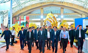 Thủ tướng Phạm Minh Chính dự tổng duyệt Lễ khai mạc Hội chợ Mùa Xuân 