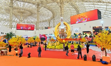 Loạt sự kiện hấp dẫn trong ngày đầu diễn ra Hội chợ Mùa Xuân (2/2)