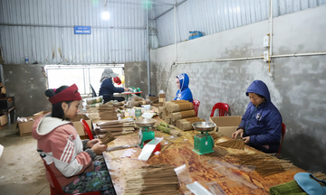 Hà Tĩnh: Làng nghề truyền thống 'tất bật' vào vụ Tết