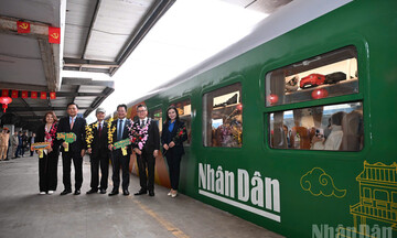 Báo Nhân Dân ra mắt 'Chuyến tàu hạnh phúc': Hành trình nhân văn chào Xuân mới