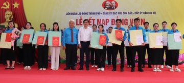 TP. Hồ Chí Minh kết nạp 32 đảng viên công nhân tại Đặc khu Côn Đảo