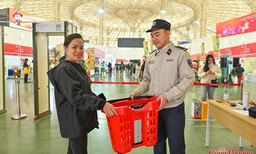 Hội chợ Mùa Xuân 2026: Bổ sung giỏ và xe kéo hỗ trợ người dân mua sắm