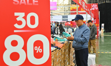 Giảm giá sâu đến 80%, Hội chợ Mùa Xuân kích cầu mua sắm cuối năm