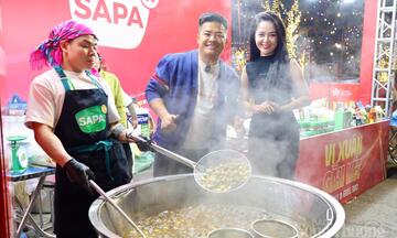 Thưởng thức đặc sản tại Phân khu Xuân Mỹ Vị của Hội chợ Mùa Xuân