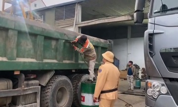 Phạt hơn 60 triệu đồng tài xế và chủ phương tiện cơi nới thùng xe