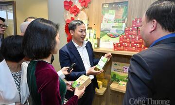 Phiên livestream ‘Sức sống hàng Việt’ mở lối tiêu dùng đa kênh