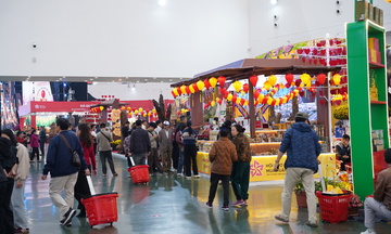 Sức mua khởi sắc, nhiều gian hàng đạt doanh thu chục triệu đồng/ngày