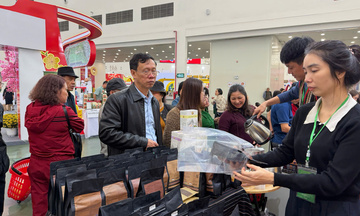 Hội chợ Mùa Xuân kéo dài thời gian mở cửa đến 10 giờ tối