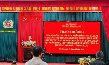 Bộ Công an khen chiến công xuất sắc bắt nghi phạm cướp ngân hàng ở Gia Lai