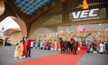 Tái hiện vẻ đẹp của cổ phục Việt tại Hội chợ Mùa Xuân 2026