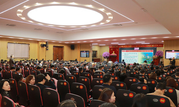 Chùm ảnh: Tổ chức đảng thuộc Đảng bộ Bộ Công Thương học tập Nghị quyết Đại hội XIV của Đảng