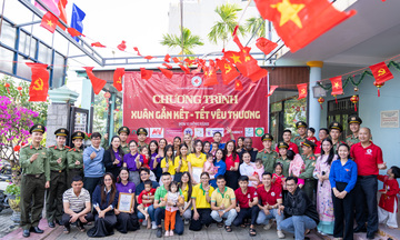 Đà Nẵng: Mang Tết yêu thương đến với các em nhỏ mồ côi