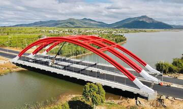 Cận cảnh đường hành lang kinh tế 1.200 tỷ đồng sắp 'về đích' ở Gia Lai